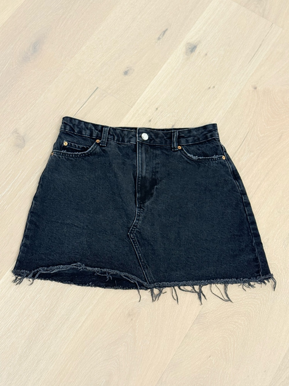 Zara XS Black Frayed Hem Denim Mini Skirt